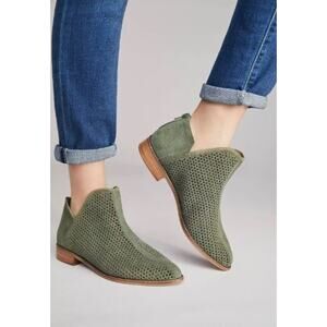 Kelsi Dagger Suede Anke Boots Size 7.5 Alley Gray Leather Upper Back Zipper